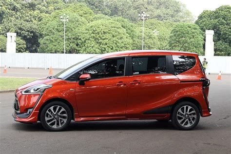 Kabarnya diskon ini menyikapi turunnya penjualan toyota sienta. Spesifikasi dan Harga Mobil Toyota Sienta Terbaru 2019 ...