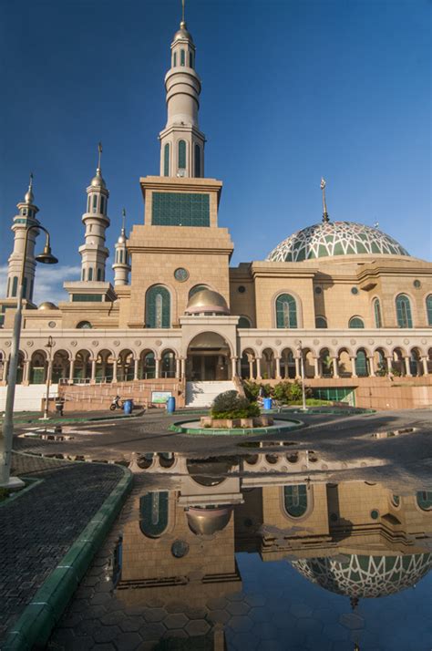 Jika dipandang dari sudut etimologi atau bahasa, sunnah berarti metode atau jalan. Melihat Dari Sudut yang Berbeda - Islamic Center, Samarinda