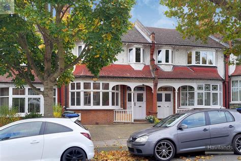 Woodberry Avenue Winchmore Hill N21 1 Bed Flat For Sale £500000