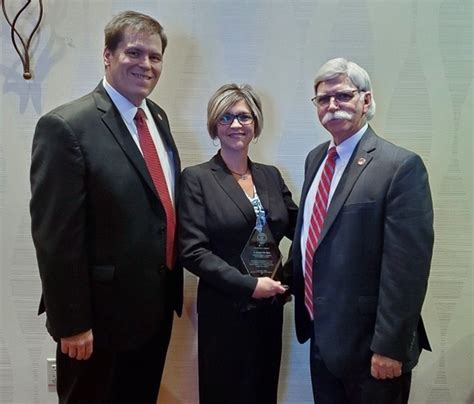 Assistant District Attorney S Joanne Ogle Sheldon Receives Presidents Award At 2019 District