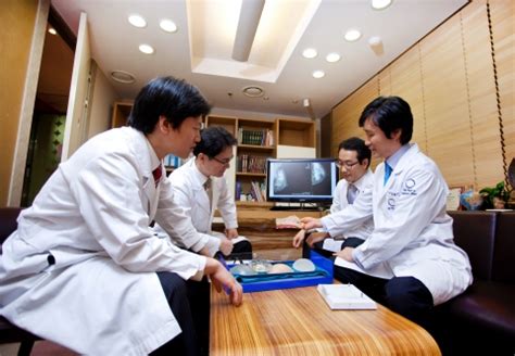 원진성형외과, 안면비대칭 턱관절장애 될 수 있어? 가슴성형, C컵보다 물방울 모양 만족도 높아 - 뉴스와이어