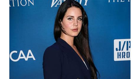 Lana Del Rey Fears A Mass Shooting In Her Hometown 8 Days