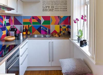 Productos de limpieza para suelos. Colores para pintar la cocina