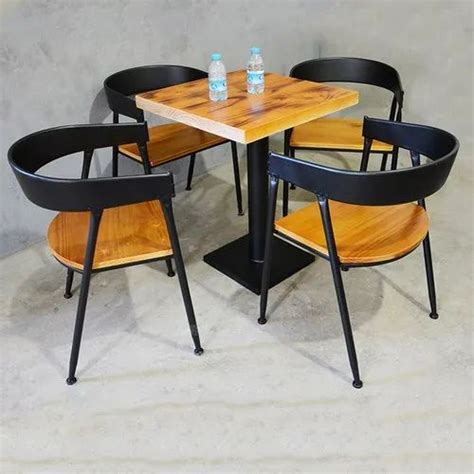 Multicolor 4 Chair And 1 Table Cafe Furnitures At Rs 13800 In New Delhi