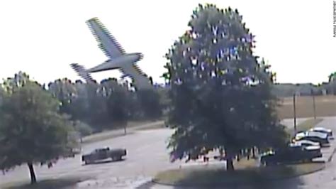 Plane Crash Lands After Slamming Into Tree Cnn Video