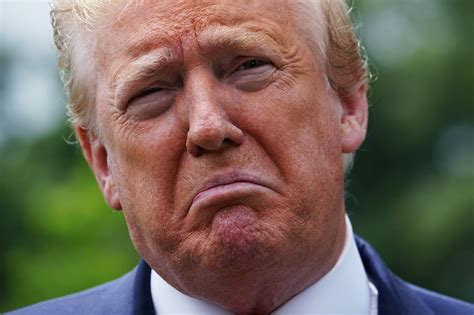There's no playbook for how to handle the aftermath of an impeachment—it's only happened three times—but as i watched president donald tru. Donald Trump menace de «fermer» Twitter et les réseaux ...