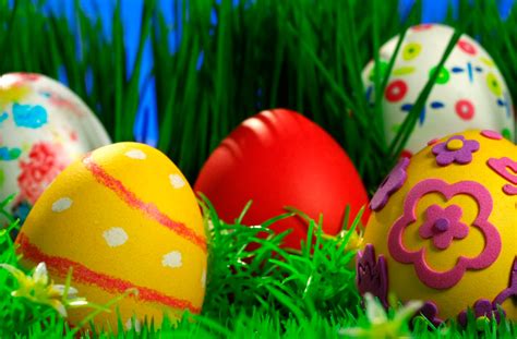 Pascua adquirió la u por analogía de la palabra latina pascua (pastos). Ideas sencillas para decorar huevos de Pascua ...