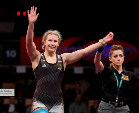 She won the world title in the 69 kg division in 2014 and a bronze medal in the 67 kg category at the 2013 european championships. Aline Rotter-Focken gewinnt EM-Bronze / Schell im Finale ...