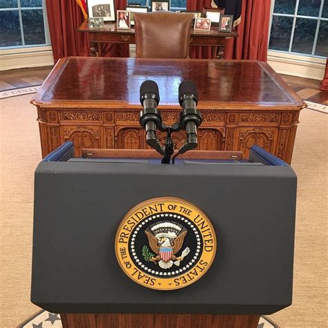 Then the president suddenly stopped and left the podium, and approached pickett in the crowd… President Speech Podium : Presidential Speech Teleprompter ...