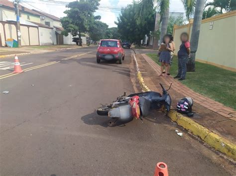 rapaz morre em hospital após colisão entre a moto que pilotava e carro em cruzamento de campo