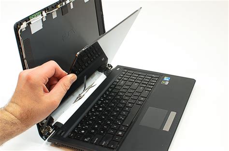 How To Replace A Broken Laptop Screen How To