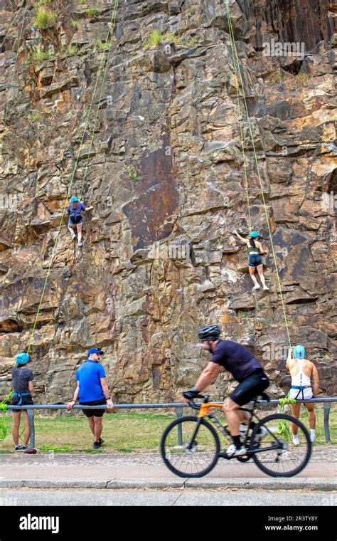 Rock Climbing On The Kangaroo Point Cliffs In Brisbane Stock Photo Alamy