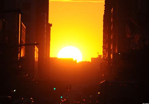 Manhattanhenge 2013 Full Sun To Align With Nycs Street Grid Tonight