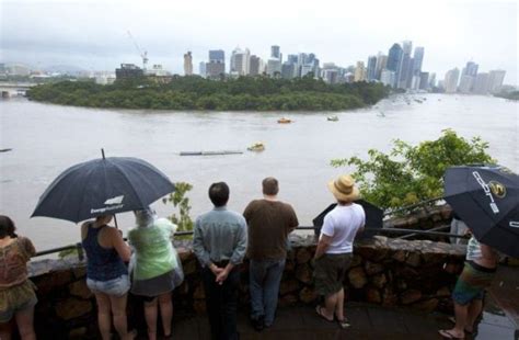 Australian tulvat piinaavat nyt Brisbanea, tilanne synkkä ...