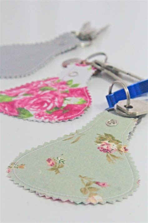 Fabric Keychains With Snaps Beginner Sewing Tutorial | Diy fabric, Diy