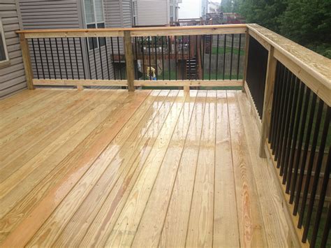 Get suggestions on what paint colors to use for your railings, spindles and oak banister. Types of deck spindles - Decorifusta