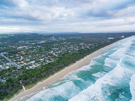 A man who travelled from sydney to the byron bay area on the state's far north coast before testing positive was infectious in the community for a number of days. Byron Bay Beach Hotel and The Farm put on COVID alert ...