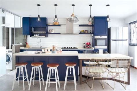 contoh desain dapur warna biru