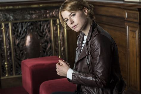 Jessie Buckley Interview The Bbcs War And Peace Star On Andrew Lloyd