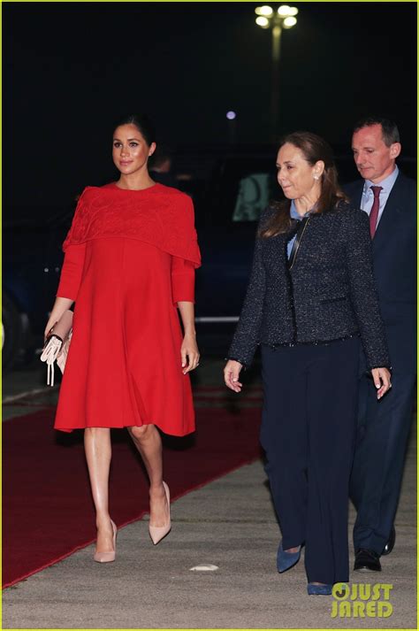 Pregnant Meghan Markle Stuns In Valentino For Morocco Arrival With Prince Harry Photo 4243564