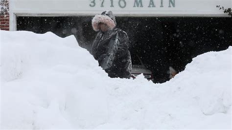 Brutal Winter Storm Paralyzes Parts Of Us With 50 Dead Pbs Newshour