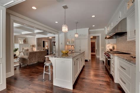 Get detailed information on the s&p homebuilders select industry including charts, technical analysis, components and comprehensive information about the s&p homebuilders select industry index. 2013 Parade of Homes Dream House - Traditional - Kitchen ...