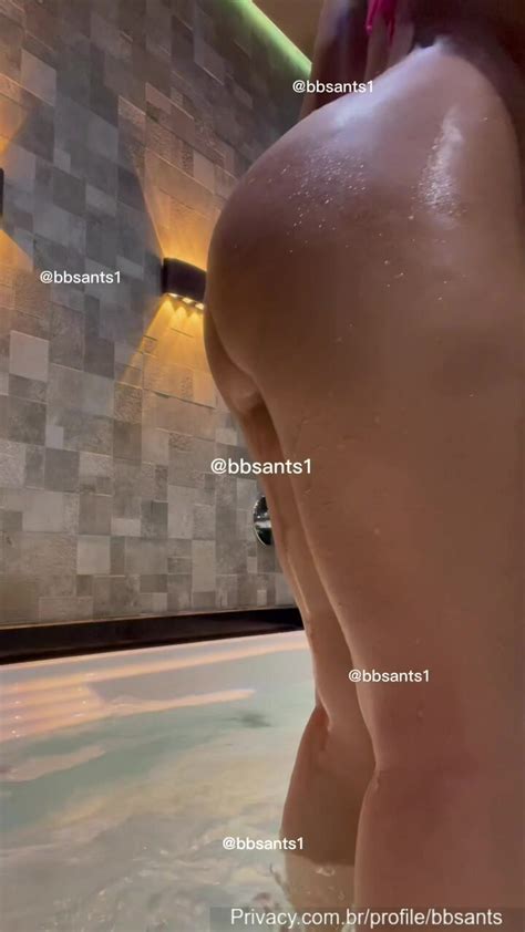 Bbsants Naked In The Bathtub Masturbating Her Pussy With Rubber Cock Cnn Amador