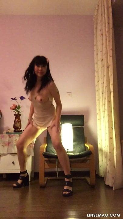 Hot Milf Doing Sexy Naked Dance XHamster