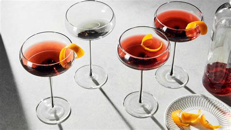 Our Resident Cocktail Expert Loves These Fancy But Cheap Coupe Glasses Wine Glass Cleaner