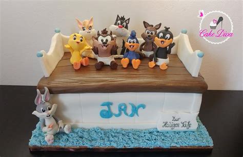 Baby Looney Tunes Cake Decorated Cake By Michelle Kupsa Cakesdecor