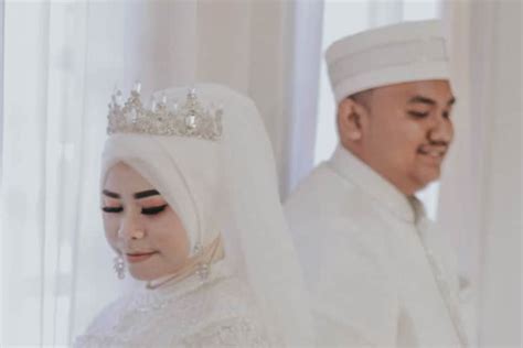 Allah (swt) created us with sexual desires, and in islam, there is nothing shameful about that. Can You Kiss at a Muslim Wedding? - Planning a Muslim Wedding