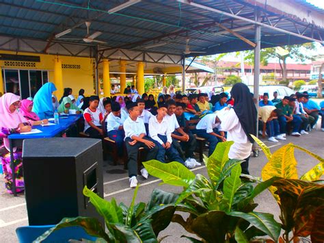 Assalamualaikum warahmatullah wabarakatuh di dalam teks bercerita ini, terdapat empat (4) tajuk seperti yang dimaksudkan iaitu kisah kesabaran nabi ayub a.s, kisah perang uhud nabi kita nabi muhammad s.a.w yang mulia, kisah pengorbanan nabi. SMR AGAMA CHUAH: Majlis Tilawah Al-Quran Peringkat Sekolah ...