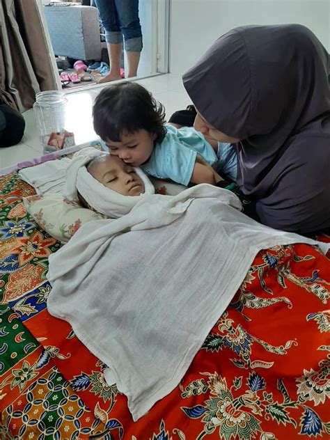 Suhu semulajadi badan boleh menyebabkan sejuk tangan dan kaki atau keadaan ini adalah kesan isu perubatan sebenar. Demam 2 Minggu, Suhu Panas Waktu Malam, Sayyid Pergi ...