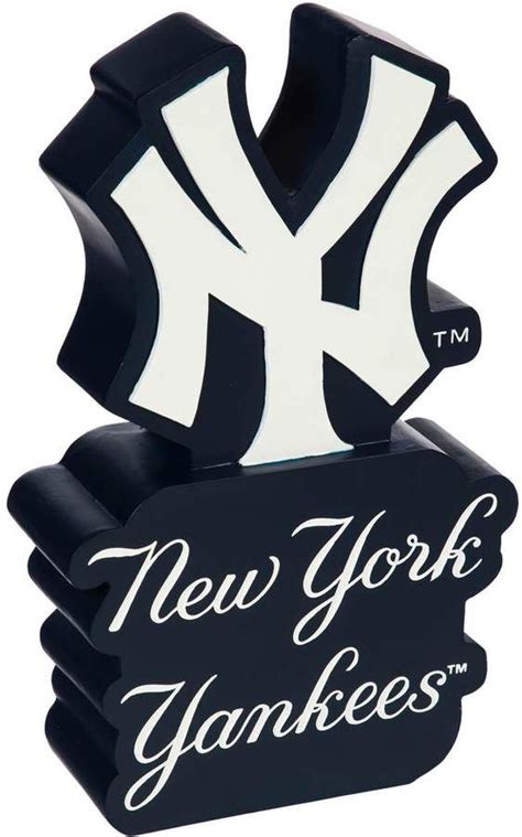 New York Yankees Team Mascot Statue In 2020 New York Yankees Team