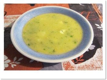 4 papas (patatas) peladas y picadas en cubitos. Locro de Habas | Cocina