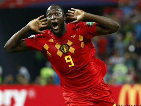Romelu menama lukaku bolingoli is a belgian professional footballer who plays as a striker for premier league club chelsea and the belgium n. Romelu Lukaku ziet op vakantie in New York zijn grote ...