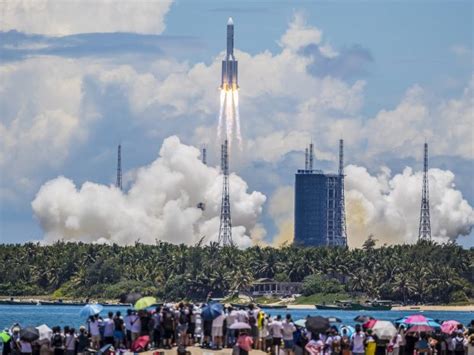 Normaal zou zo'n raket in de dampkring verbranden, maar deze raket is. China lanceert succesvol de Tianwen-1-raket naar Mars