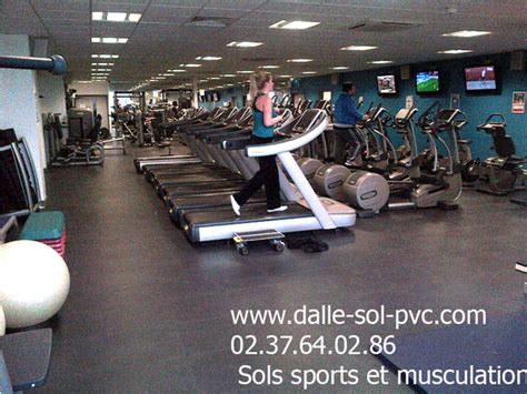 Une dalle de sol amortissante a 3 fonctions principales : Dalles PVC protection revetement sol sportif pour salle ...