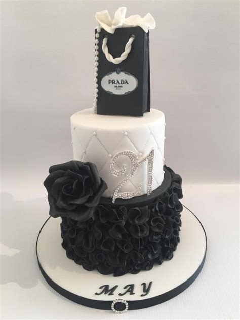 79 best images about 21st Birthday Cakes for Girls on Pinterest