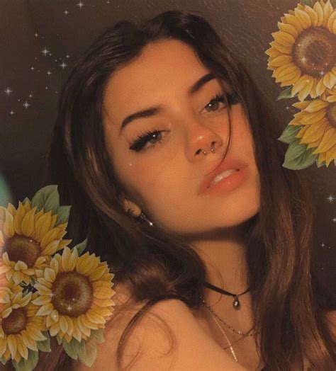 Sunflower In 2020 Bad Girl Aesthetic Aesthetic Girl