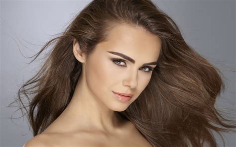 Xenia Deli Model Brunette Face Women Simple Background 1080p 2k 4k