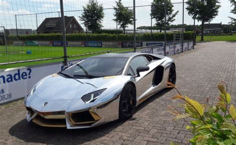 Salar azimi was ook een tijdlang voorzitter van voetbalclub patro eisden. Multimiljonair biedt NAC-spelers ieder premie van 10.000 ...