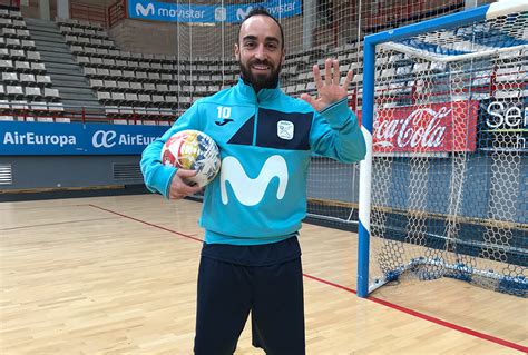 Ricardo filipe da silva duarte braga 2 (valbom, gondomar, 3 de setembro de 1985), mais conhecido como ricardinho, é um jogador português de futsal. Ricardinho - MOVISTAR INTER