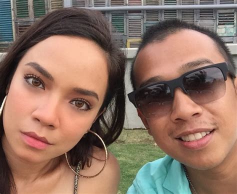 Dato' sri mohamed nazri bin abdul aziz (jawi: ARTIS: VIDEO DAN FOTO ROMANTIK NORA DAN KEKASIHNYA - BocorLagi