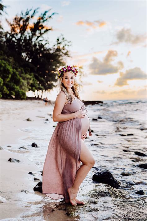 North Shore Hawaii Maternity Photography Oahu Maternity Photographer