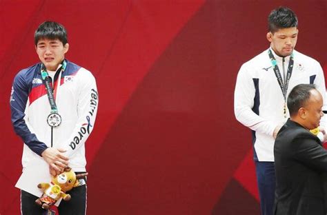 오노 쇼헤이와 일본 쪽 코치조차도 해당 판정에 의문을 품고 이해가 안 간다는 제스쳐를 취했으며, 영상 판정. 유도 안창림 "천적 오노 징크스 이번엔 풀겠다"
