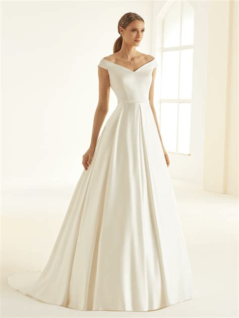 Meerjungfrau hochzeitskleid, meerjungfrau brautkleid, spitzenkleid. Hochzeitskleid mit Carmen-Ausschnitt von Bianco Evento ...