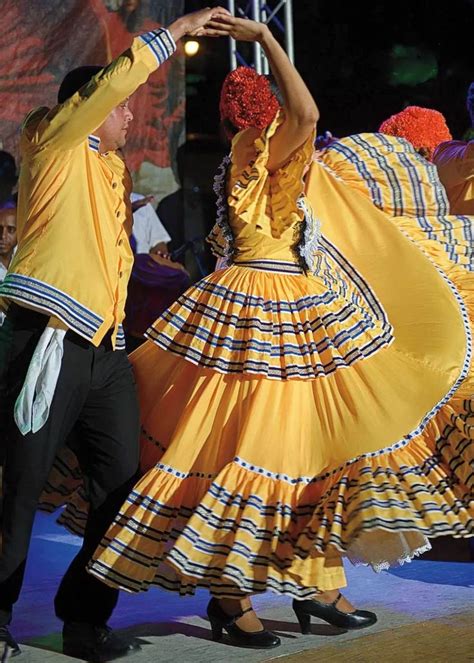 Dominican Dance Merengue And Bachata Bachata Merengue Dance