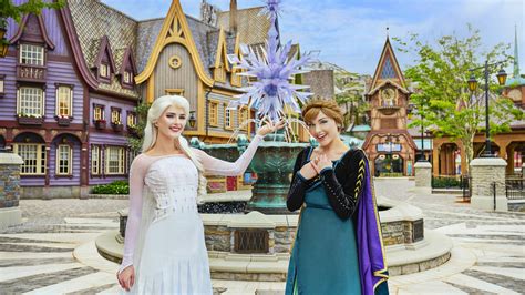 Hong Kong Disneyland Opens Worlds First Frozen Amusement Park Area