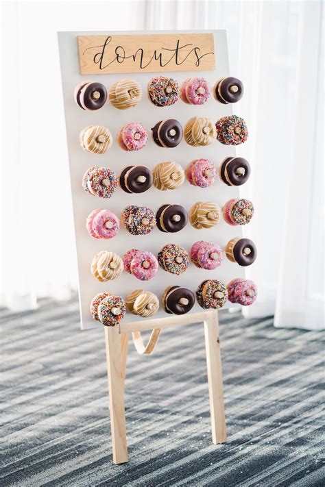 20 doughnut wall ideas for your wedding